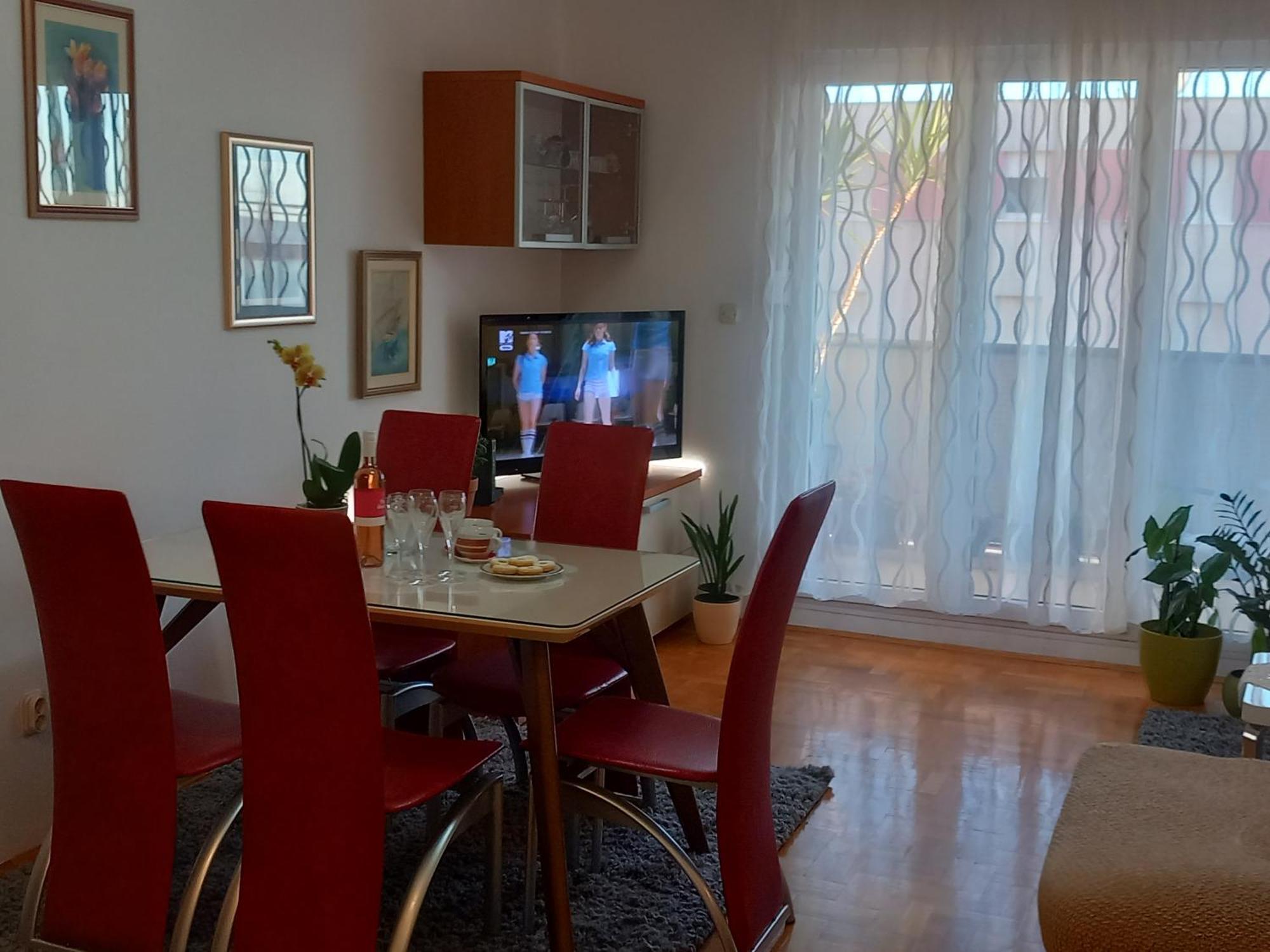 Apartment Harmony - Pleasant And Comfortable Place With A Balcony And A Secured Garage Split