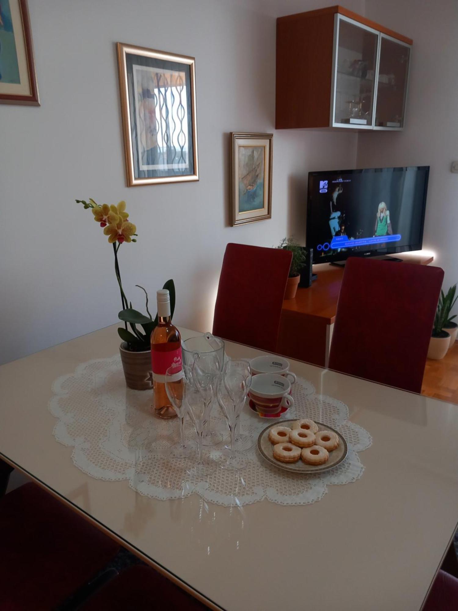 Apartment Harmony - Pleasant And Comfortable Place With A Balcony And A Secured Garage