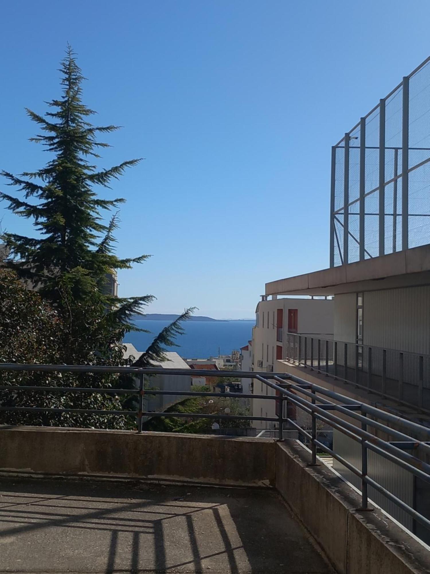 Apartment Harmony - Pleasant And Comfortable Place With A Balcony And A Secured Garage Split
