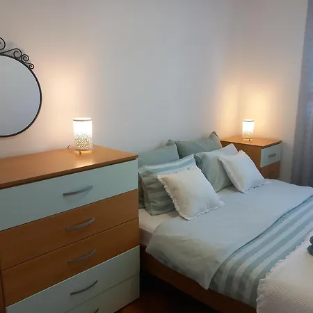 Apartment Harmony - Pleasant And Comfortable Place With A Balcony And A Secured Garage Split Exterior photo